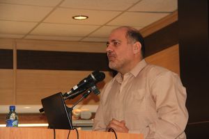 برگزاری مراسم بزرگداشت روز پزشک و کارمند با حضور معاون درمان وزارت بهداشت و درمان آموزش پزشکی در مرکز قلب و عروق شهید رجایی: عکس شماره 12 / 12